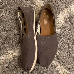Gray Toms good condition!